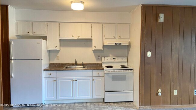 Building Photo - 70 Mt Hermon Way