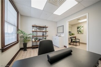 Building Photo - 12799 Doula Ln