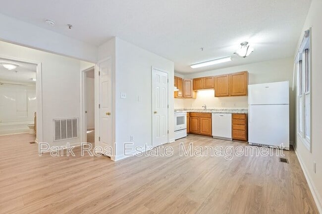 Foto del edificio - 121 Westview Dr