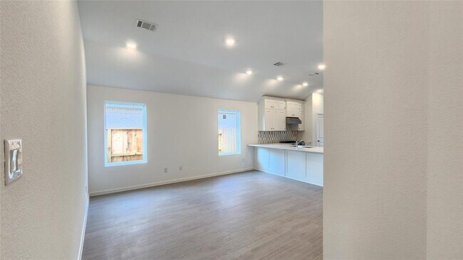 Foto del edificio - 6426 Seafoam Lake Dr
