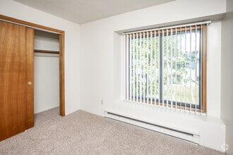 2BR, 2BA - 850 SF - Westwood Apartments