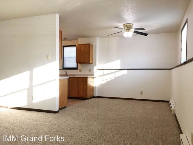Building Photo - 734 Great Plains Ct