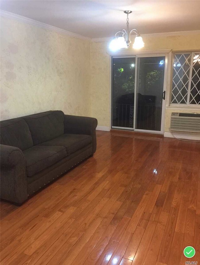 Foto principal - 142-24 Pershing Crescent
