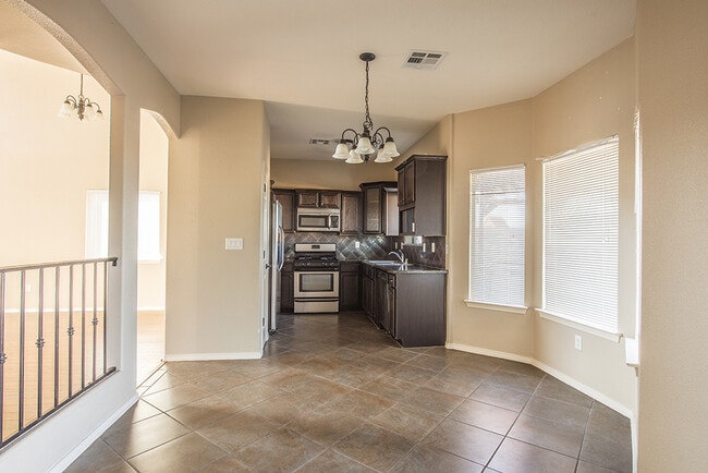 Foto del edificio - BEAUTIFUL EASTSIDE HOME FOR RENT