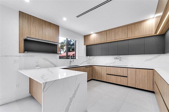 Foto del edificio - 6535 SW 26th St