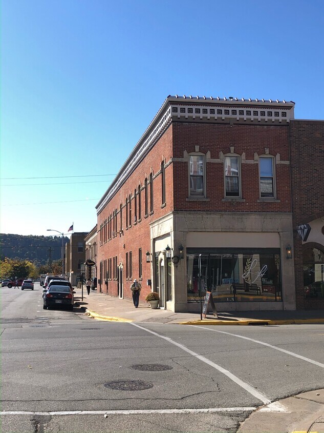 163 Lafayette St Unit 1, Winona, MN 55987 163 Lafayette St Winona, MN