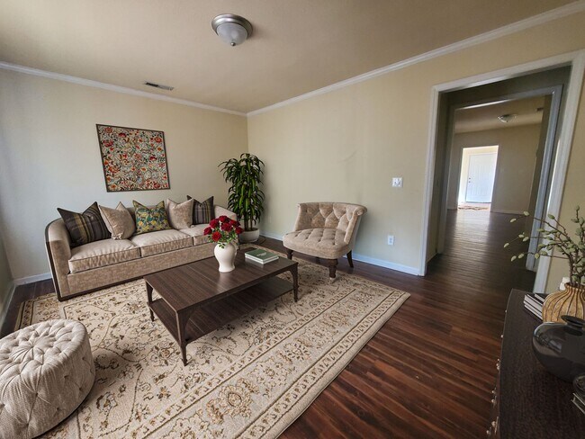 Building Photo - Beautifully remodeled 4 bedroom home!