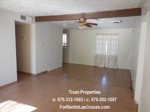 Building Photo - Great 4/2, Fridgerated AC, Close to NMSU