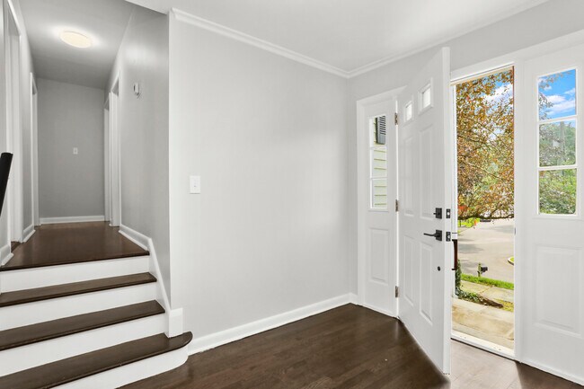 Building Photo - 9 Swan Terrace