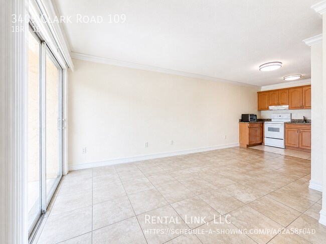 Foto del edificio - 3409 Clark Rd