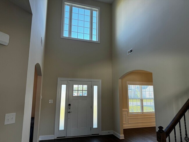 Building Photo - Grand 2 story home in Bluewater Rise