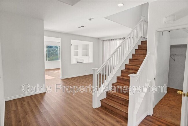 Foto del edificio - 27511 Midas Ln