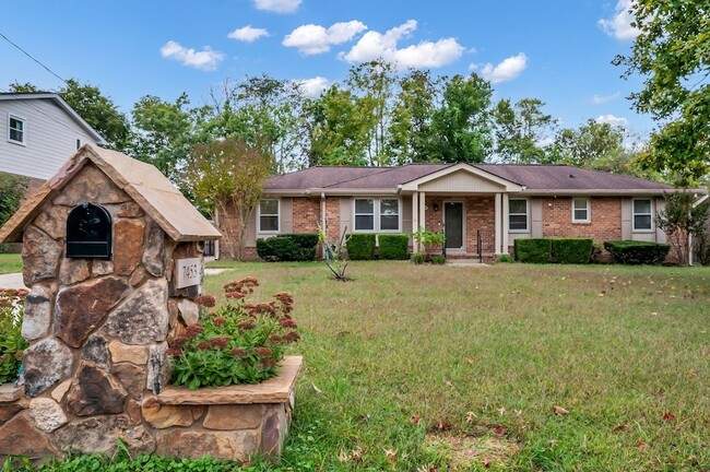 Photo - 7453 Harrow Dr House