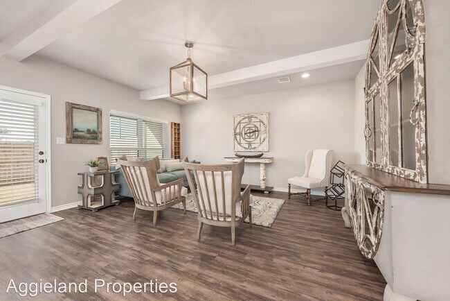 Building Photo - 3 br, 3.5 bath House - 543 Hayes Ln