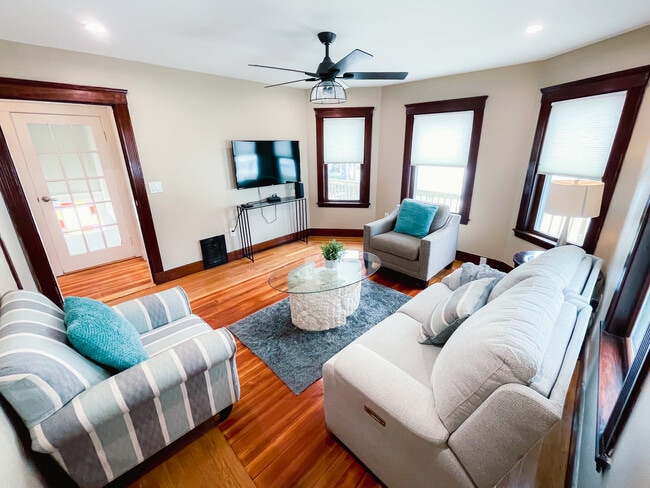 Building Photo - 32 West St