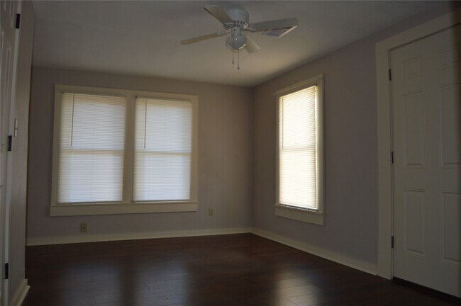 Building Photo - 110 Cedar St