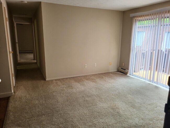 Building Photo - 2-30 Chateau Place - 6-9