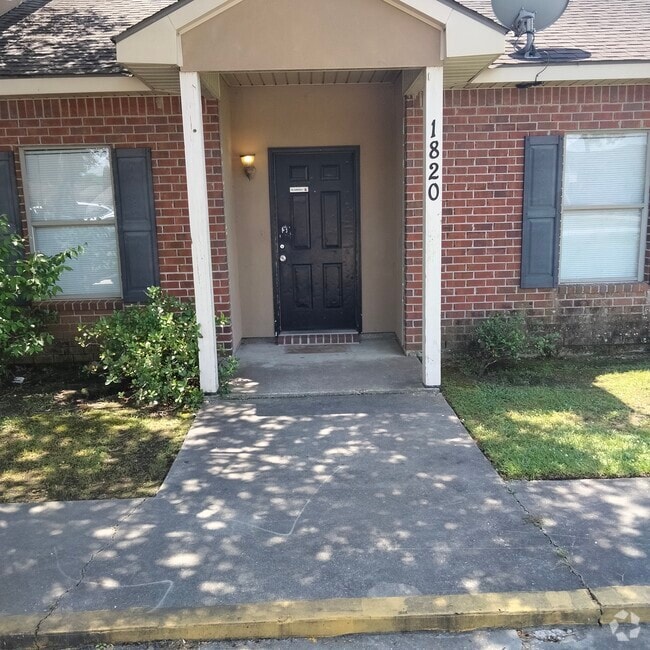 The Burbank Gated Apartments for Rent Baton Rouge, LA 2 Rentals