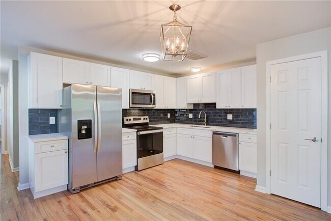 Building Photo - 1173 Arlington Ave SW