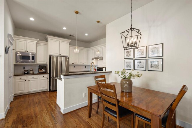 Foto del edificio - 1118 W 18th St