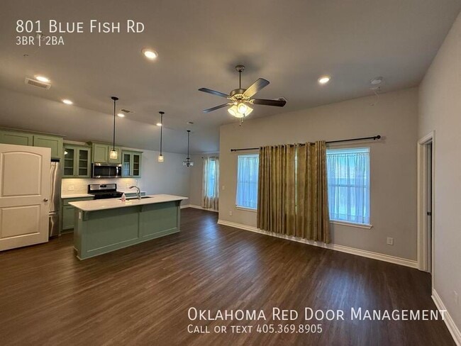 Building Photo - 801 Blue Fish Rd