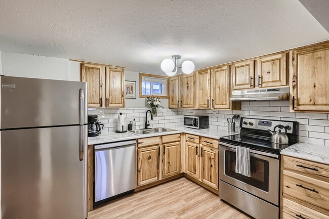 Building Photo - 91 Pearl St