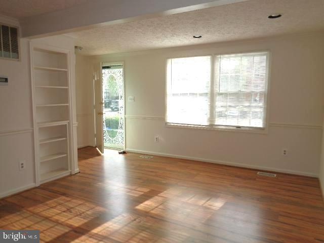 Foto del edificio - 107 Cross Ridge Ct