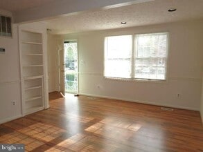 Building Photo - 107 Cross Ridge Ct