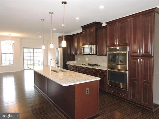 Foto del edificio - 43112 India Wharf Sq