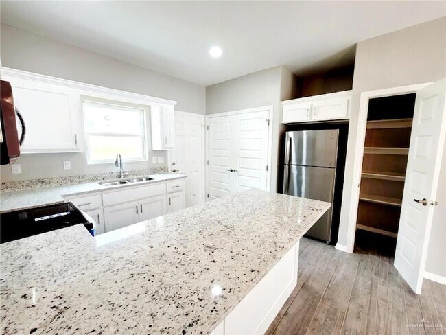 Foto del edificio - 1723 Davenport St