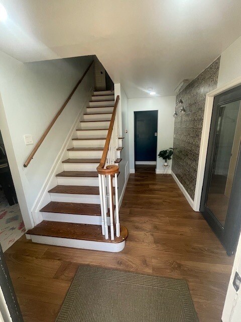 Foto del edificio - Fully Renovated 5 Beds Home in South Park ...