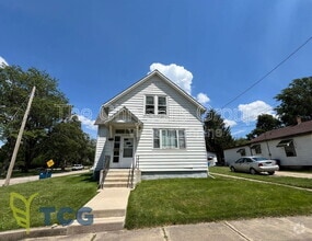 Building Photo - 702 State St
