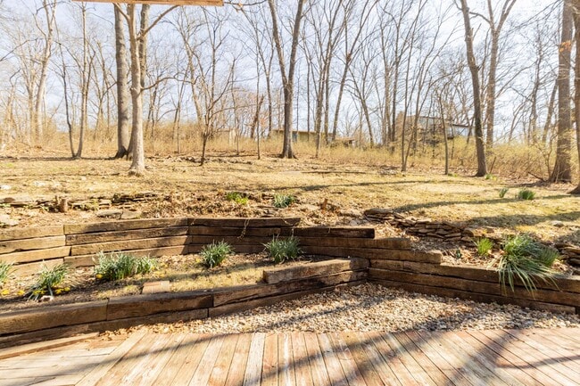 Building Photo - Charming Ranch Home with a great yard in Desirable Southwest Columbia