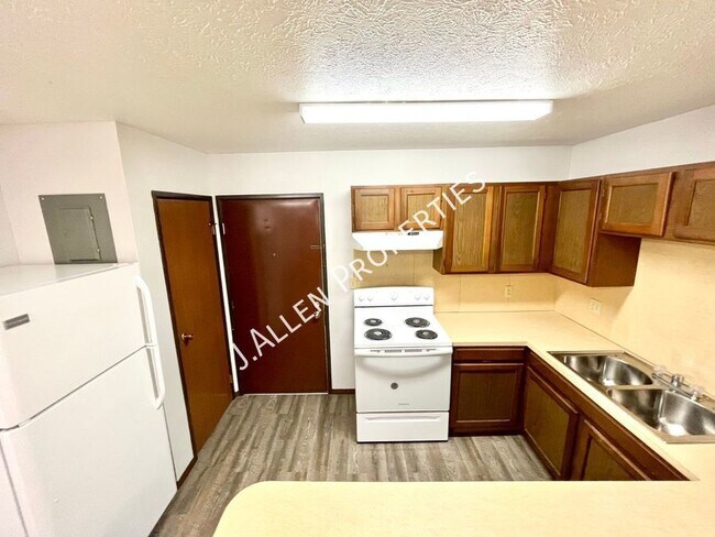 Building Photo - Rarely Available 1 bed, 1 bath