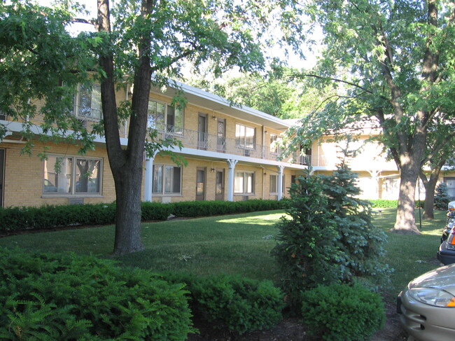 Building Photo - 1603 Waukegan Rd
