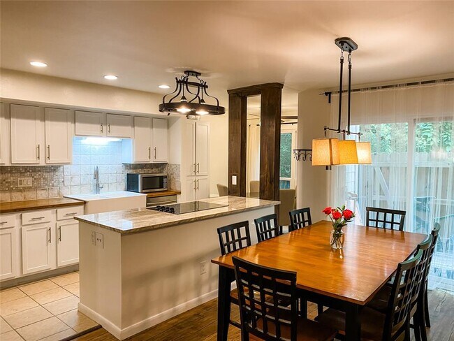 Foto del edificio - 4159 Steck Ave