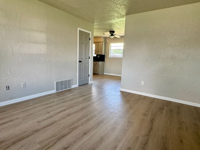Foto del edificio - 5507 Briarwood Dr NW