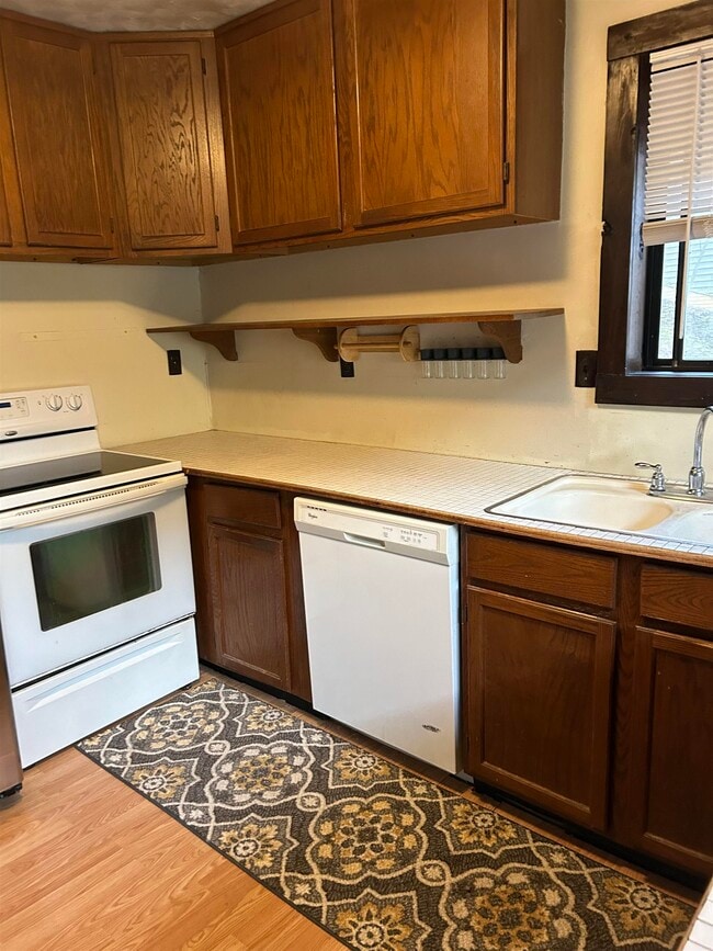 Foto del edificio - 213 Spotswood Ln