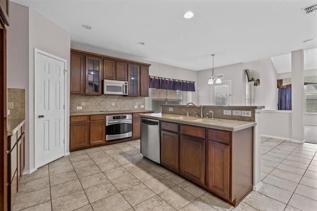 Building Photo - 1023 Bend Ct