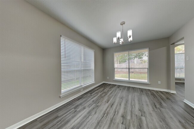 Foto del edificio - 14334 Cypress Valley Dr