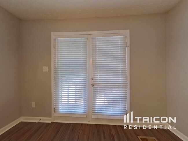 Building Photo - 34 Paradise Way