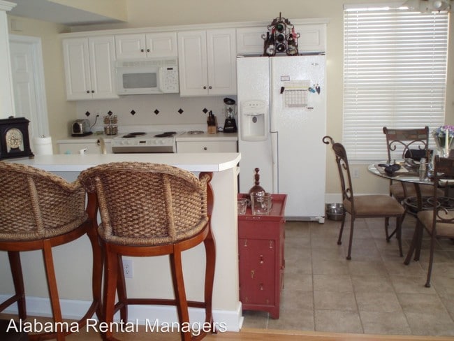 Building Photo - 3 br, 2 bath House - 208 Sheffield Court