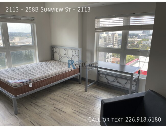 Building Photo - 258B-258B Sunview St