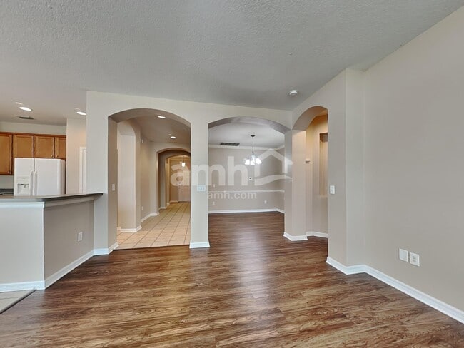 Building Photo - 30652 Palmerston Pl