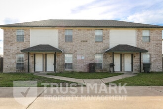 Building Photo - 4509 Jeff Scott Dr