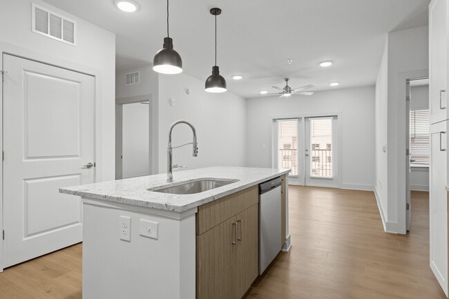 Building Photo - Rovena at Mt. Zion