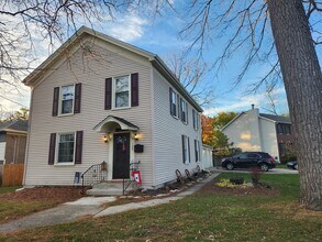 Building Photo - 122 Dole Ave