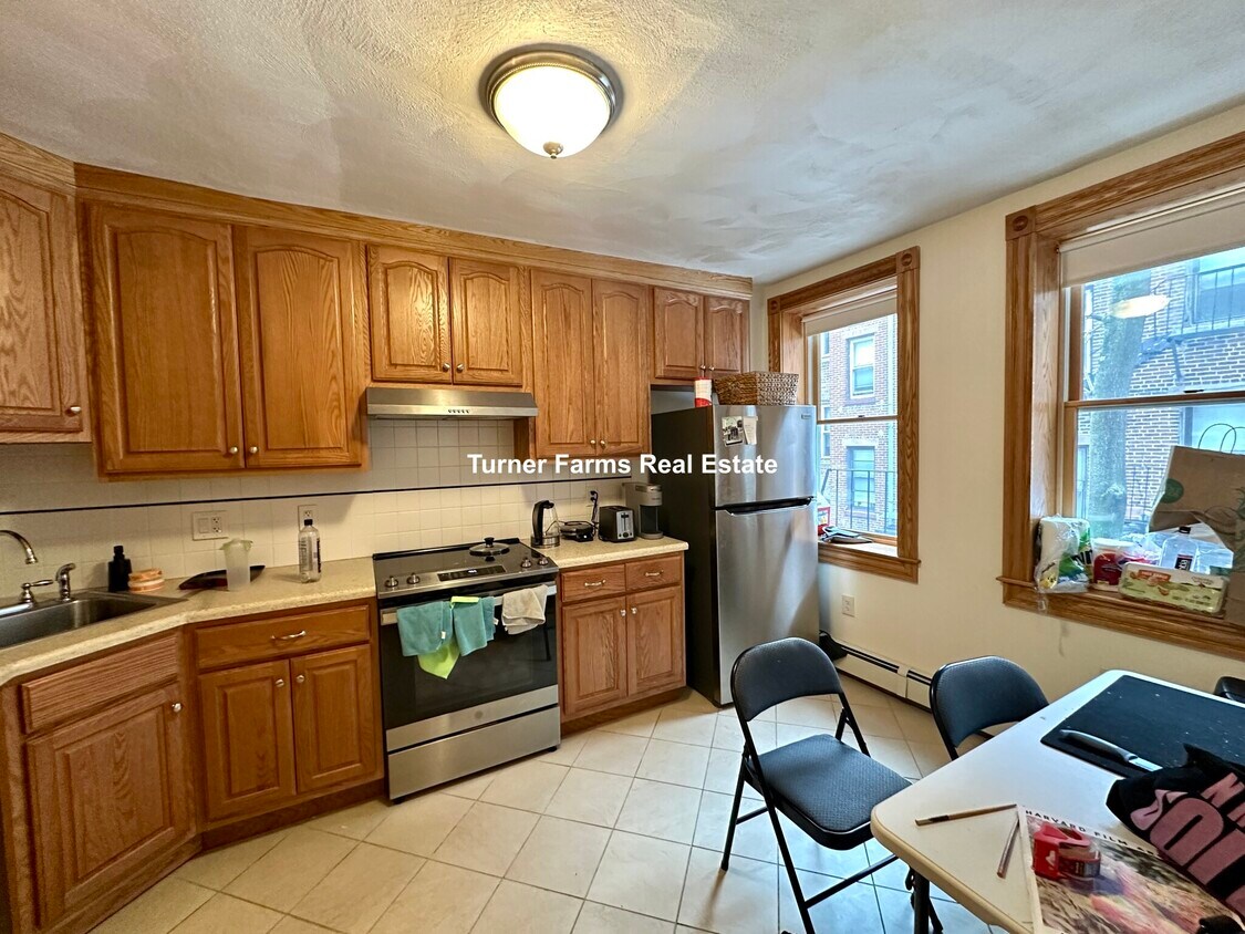 Primary Photo - 48 Garden St