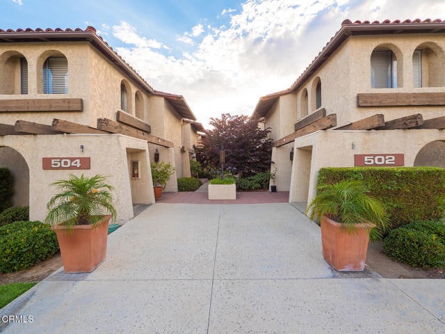 Building Photo - 502 W Huntington Dr