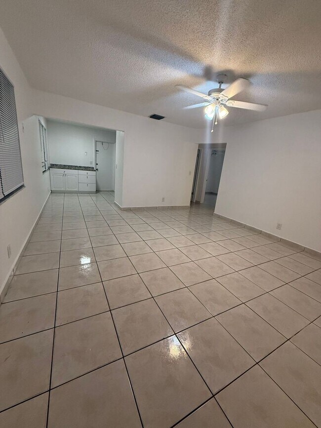 Foto del edificio - 624-626 SW 7th Ave